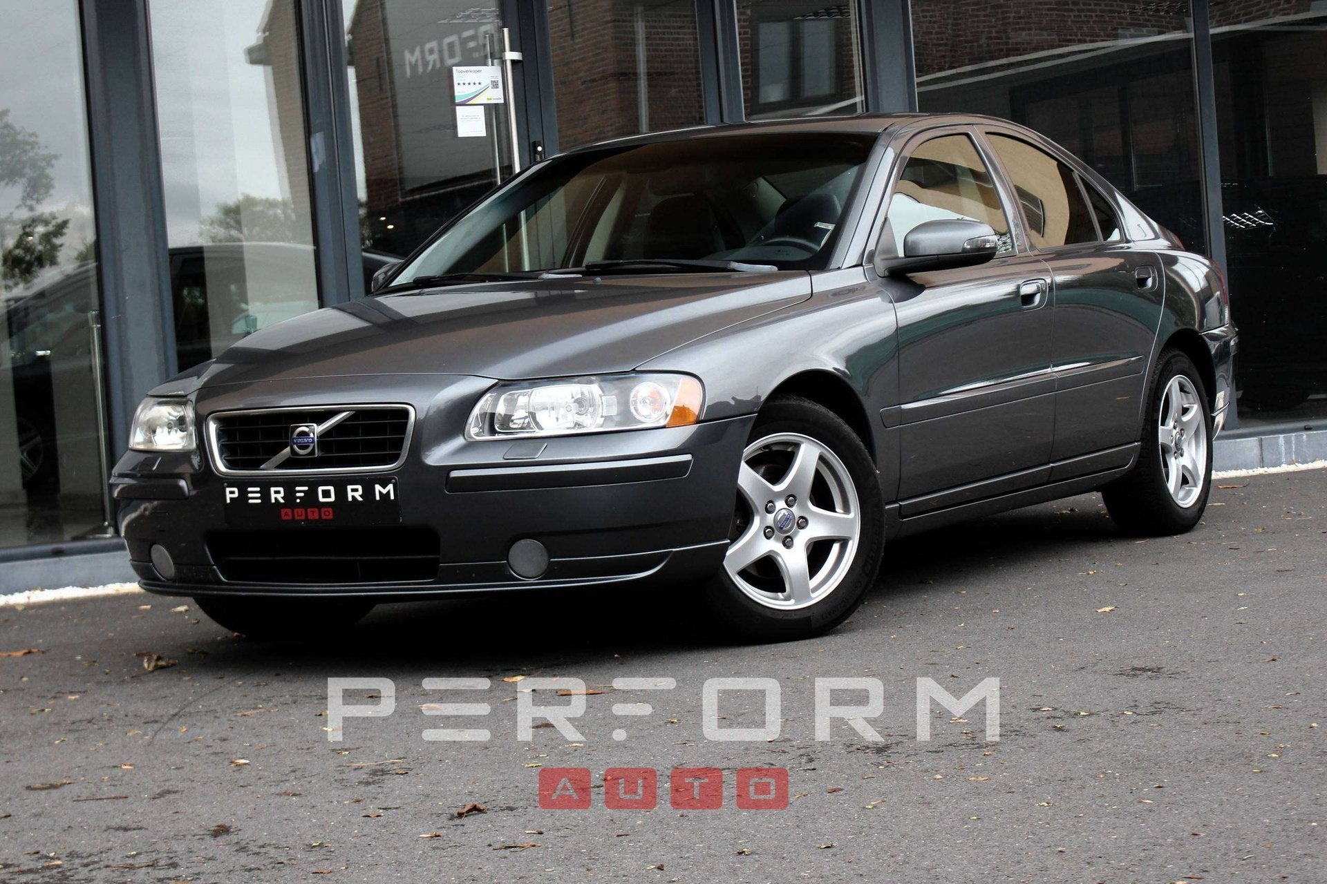 Volvo S60 2.4D*KINETIC*LEDER*XENON*NAVI*TREKHAAK*, Autos, Achat, Entreprise, 2401 cm³, Boîte manuelle