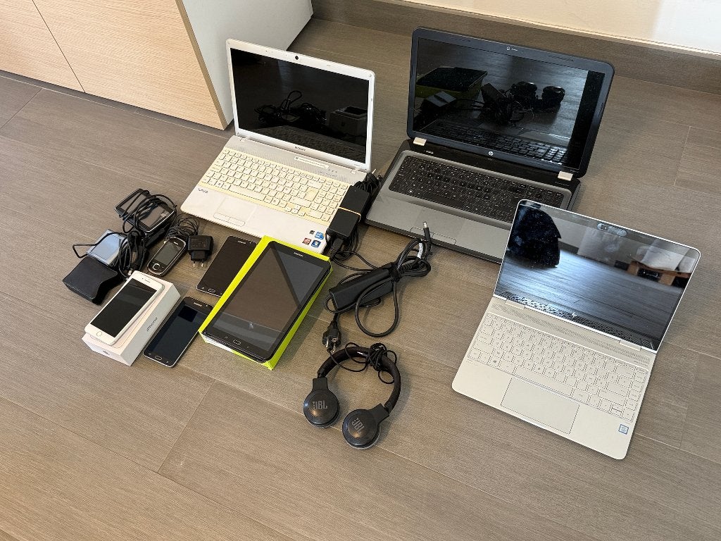 Lot informatique, téléphonie + GPS, Intel i7, Avec écran tactile, Enlèvement, Utilisé