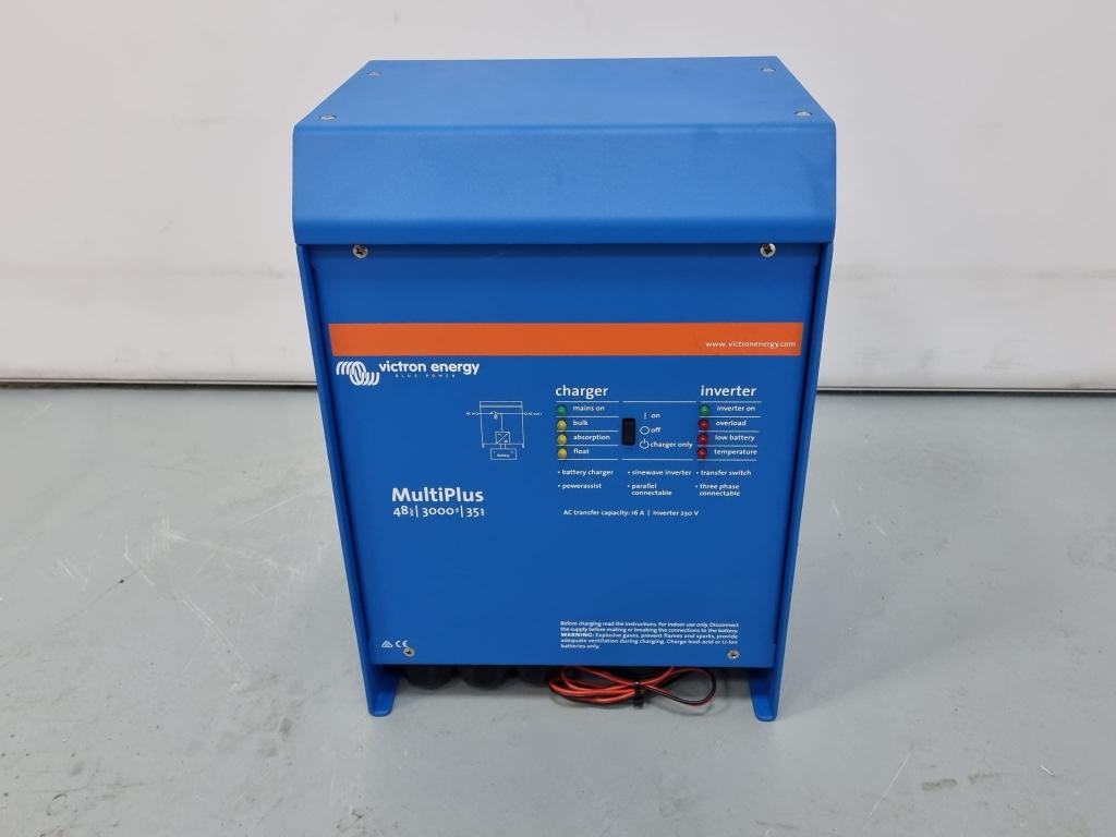 8913 Victron Multiplus omvormer lader 48 3000 35-16