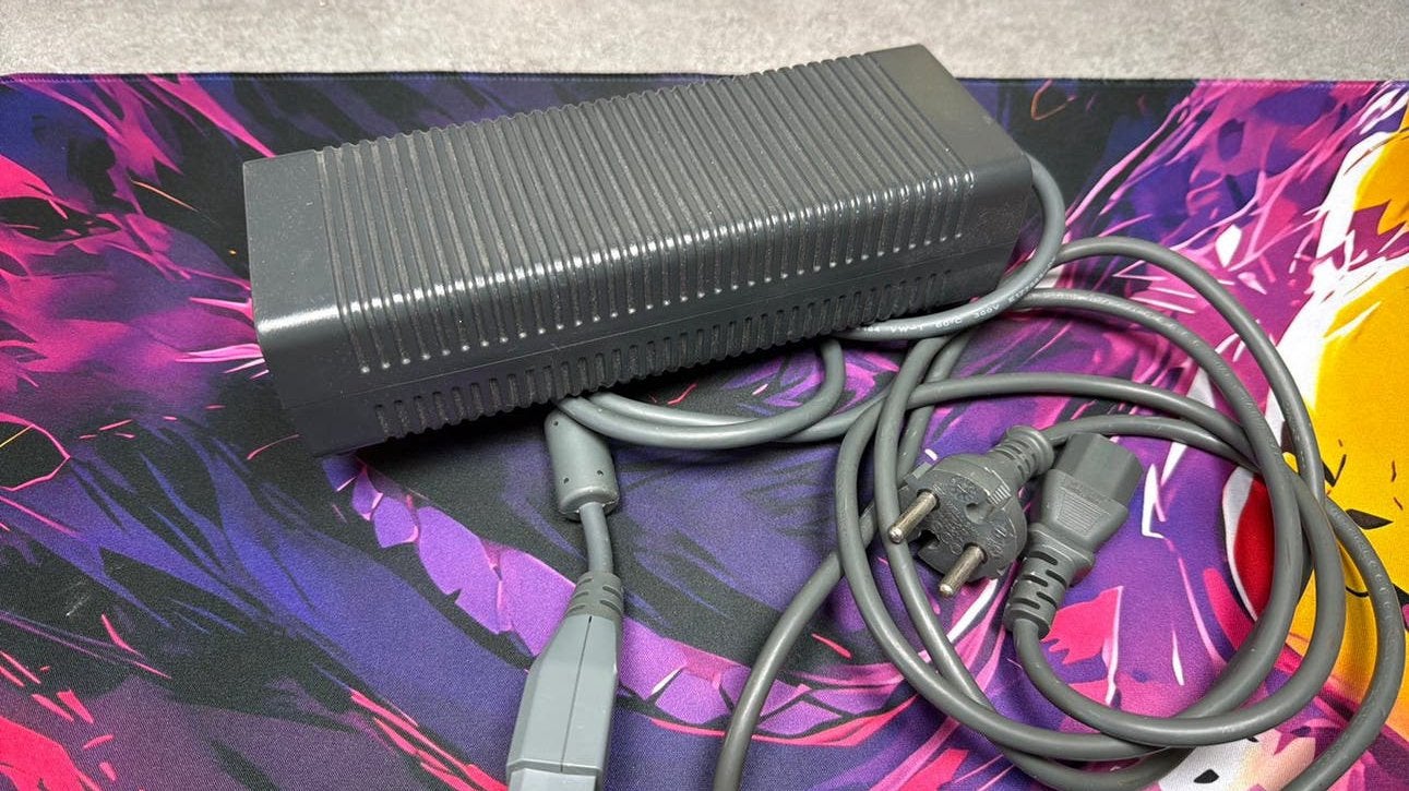 Xbox 360 power supply, Games en Spelcomputers, Spelcomputers | Xbox | Accessoires, Zo goed als nieuw, Xbox 360, Ophalen