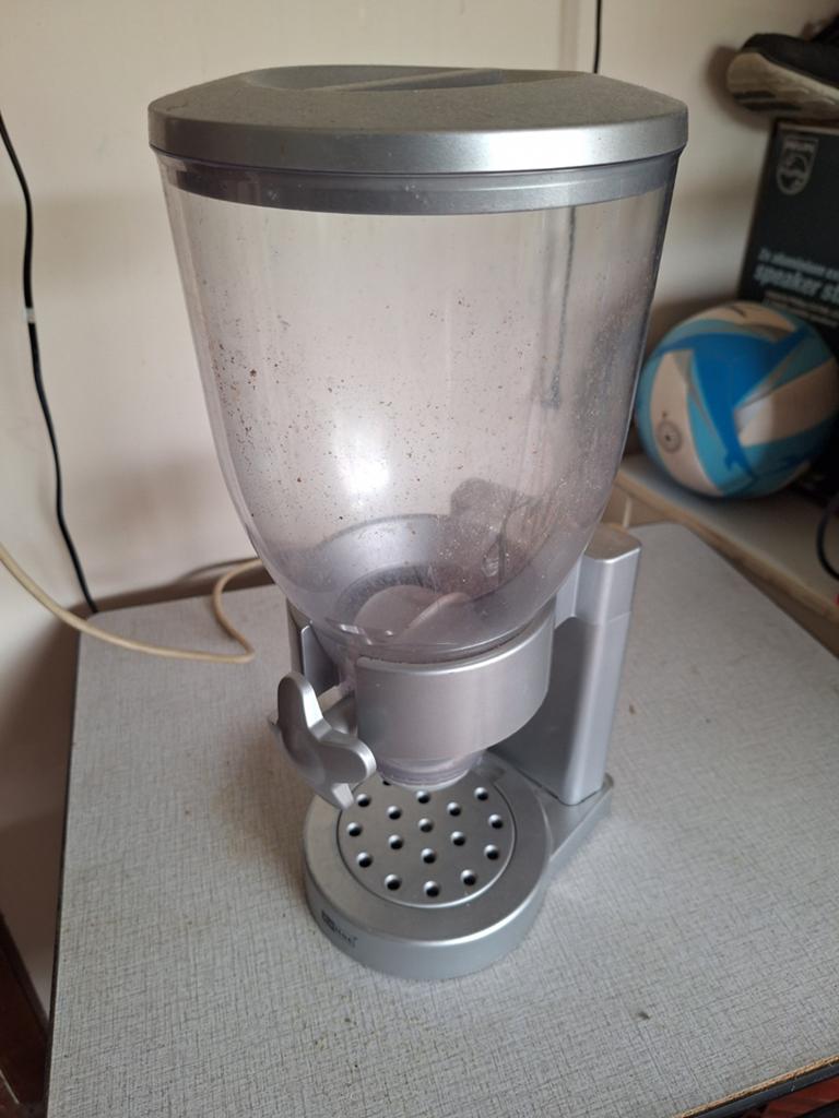 Cornflakes dispenser, Ophalen
