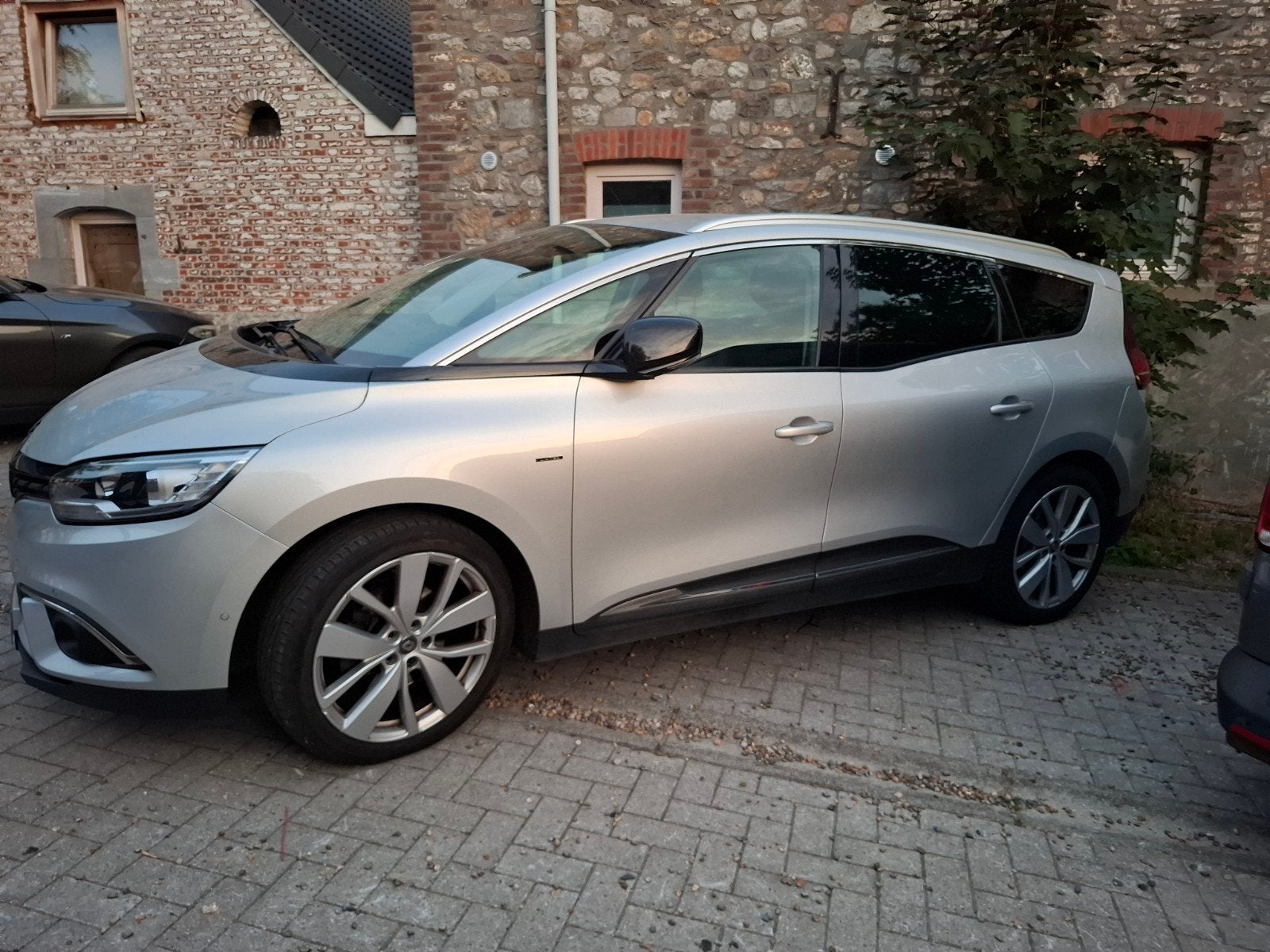 Renault Grand scenic 2020 7 place diesel, Zwart, 4 cilinders, 7 zetels, Diesel