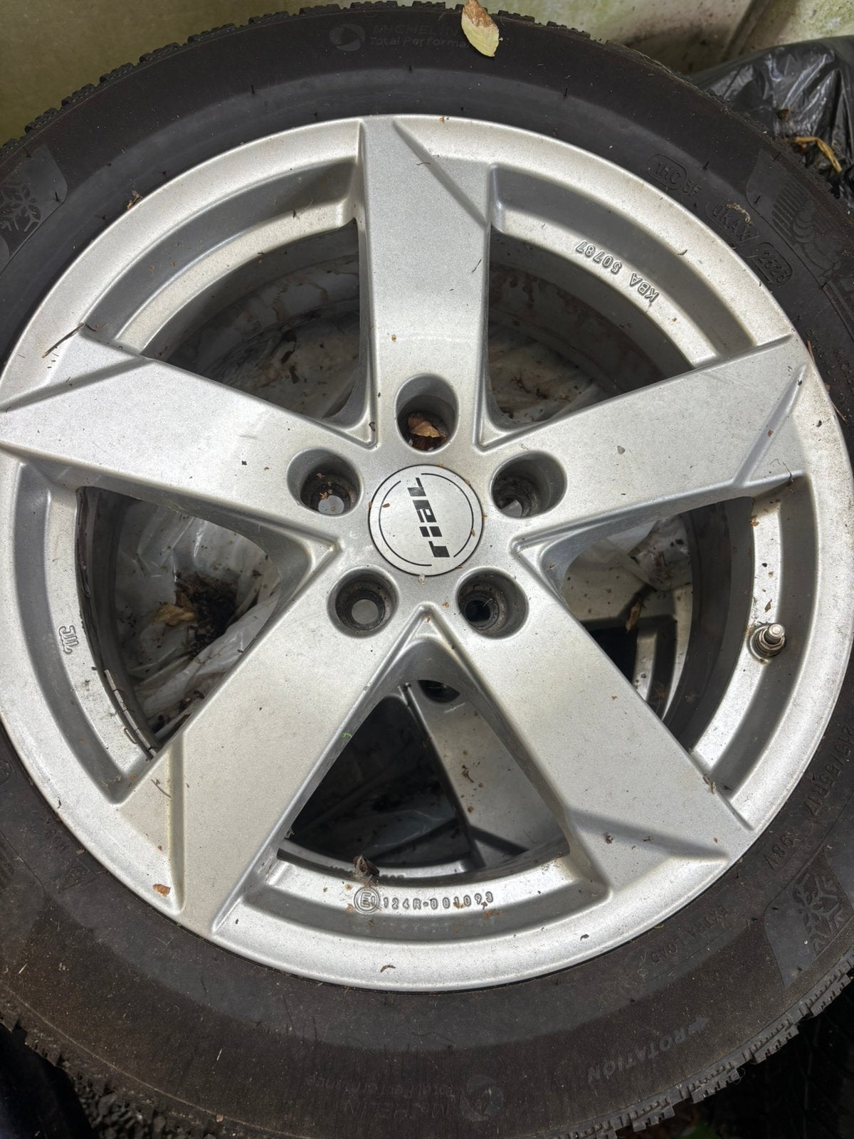 4 roues complètes hiver Michelin + jantes alu 17”, Autos : Pièces & Accessoires, Pneus & Jantes, Neuf, Enlèvement, Véhicule tout-terrain