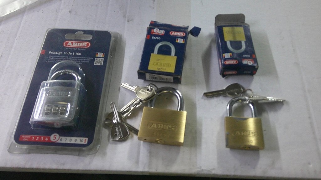 lots de 3 cadenas abus 55/40...55/50...chiffré 160 neufs..., Ophalen, Nieuw