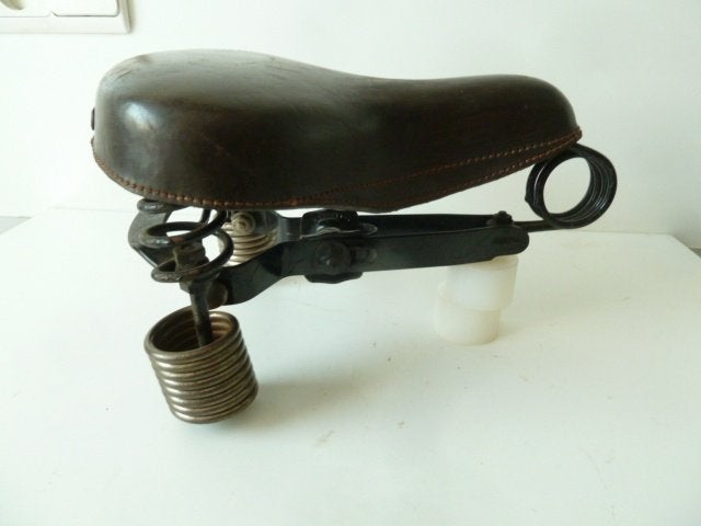 antieke fiets : oldtimer zadel leder rijwiel bromfiets motor, Ophalen of Verzenden