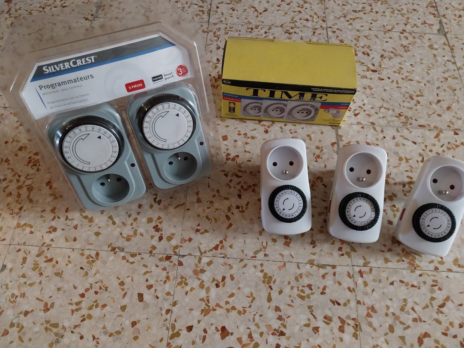 Programmateur, TV, Hi-fi & Vidéo, Batteries, Enlèvement