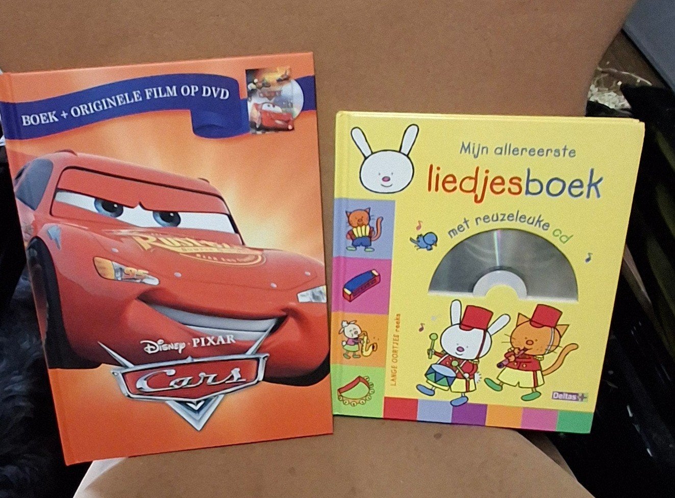 Luisterboeken 2x, Ophalen of Verzenden, Zo goed als nieuw