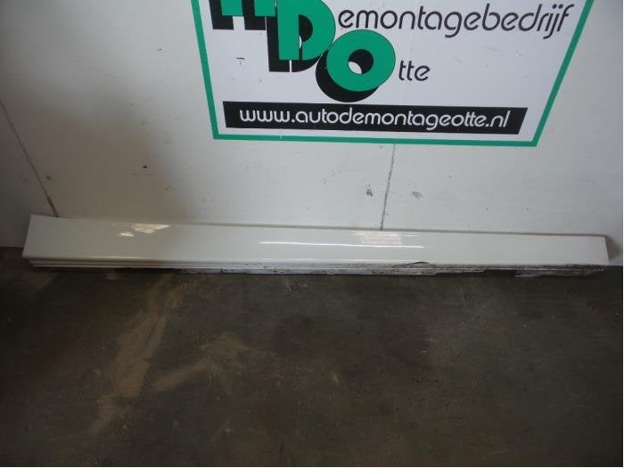 Jupe droite d'un BMW 3-Serie (3-Serie 11-), -, 3 mois de garantie, Utilisé, -