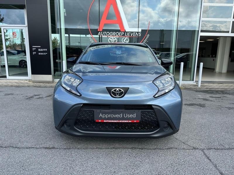 Toyota Aygo 1.0 BENZ-MT-PLAY, 72 pk, Handgeschakeld, 5 deurs, Zilver of Grijs