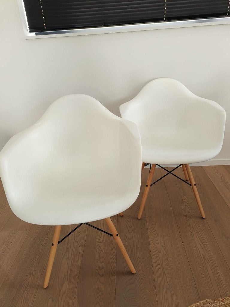 2 stoelen Eames replica, Huis en Inrichting, Gebruikt, Twee, Wit, Ophalen