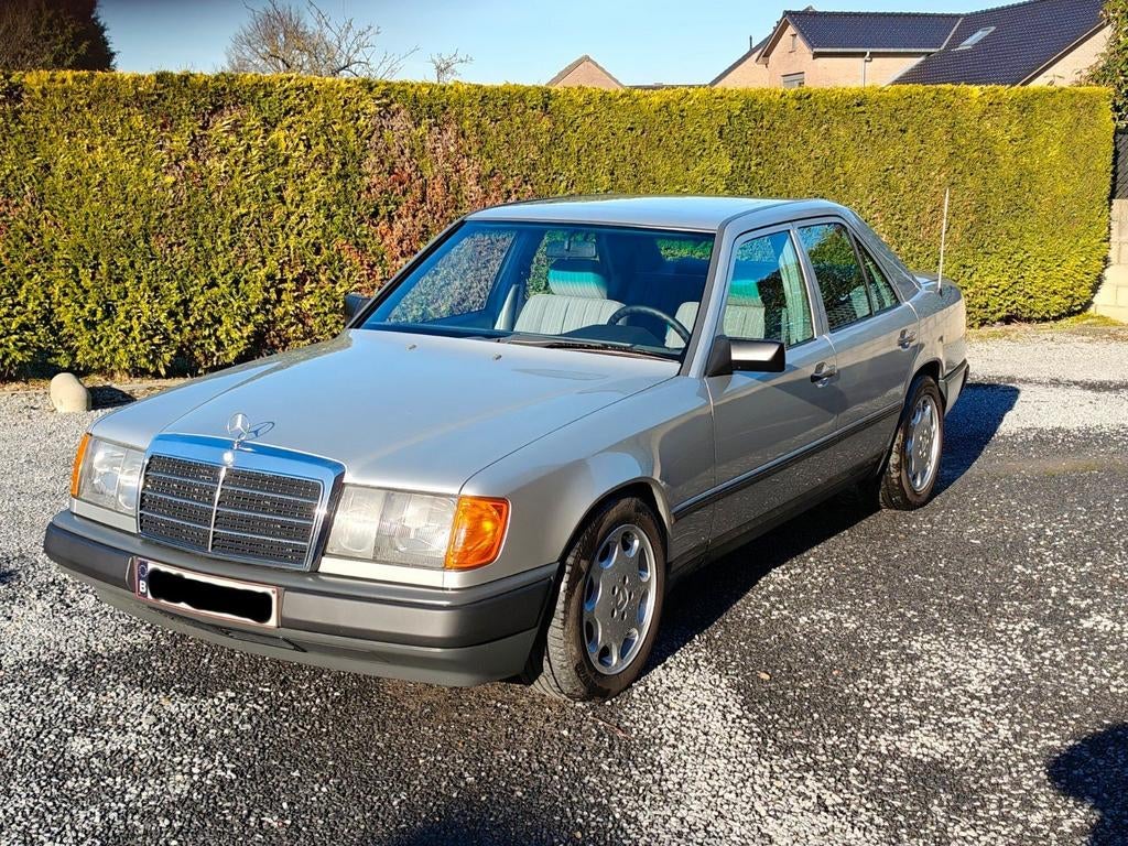 W124 260e, Auto's, Mercedes-Benz, Particulier, 200-Serie, Centrale vergrendeling, Benzine, 5 deurs, Automaat, Zilver of Grijs