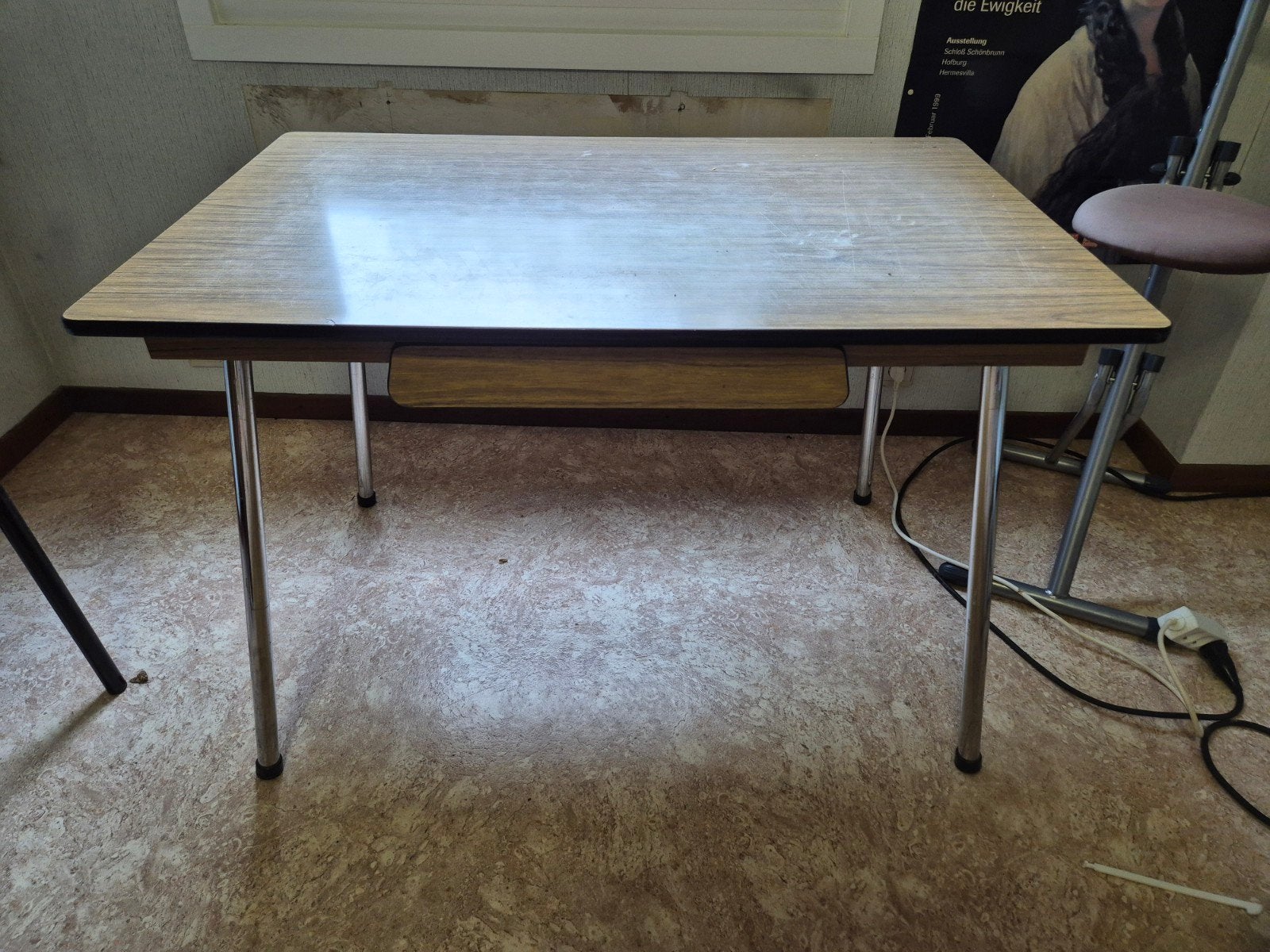 Table salle à manger ou cuisine, Enlèvement