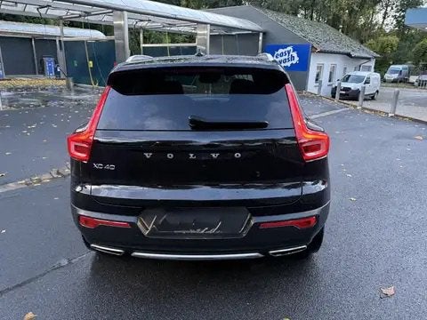 Volvo xc40 MET DAKRAILS EN DAKKOFFER, Auto's, Automaat, Zwart, Zwart, Leder