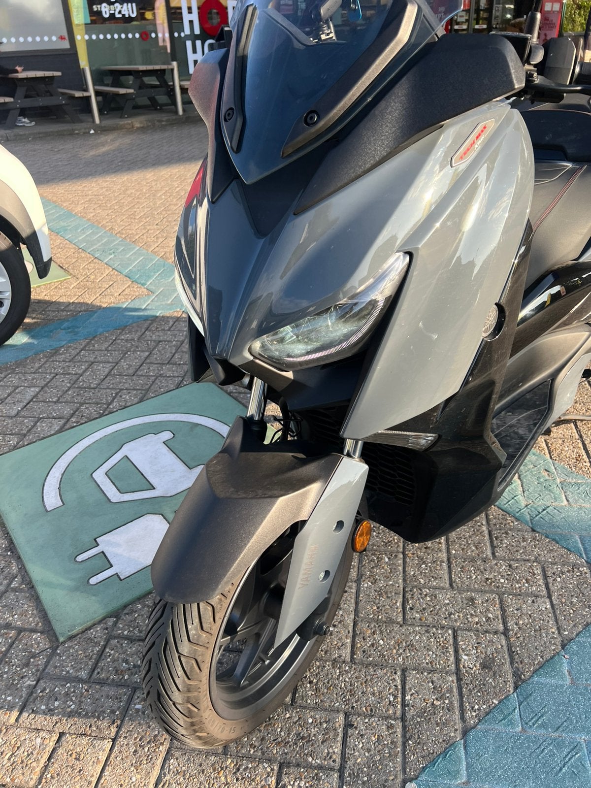 Yamaha 125 xmax tech max full, Vélos & Vélomoteurs, Enlèvement ou Envoi, 125 cm³, Comme neuf, Essence