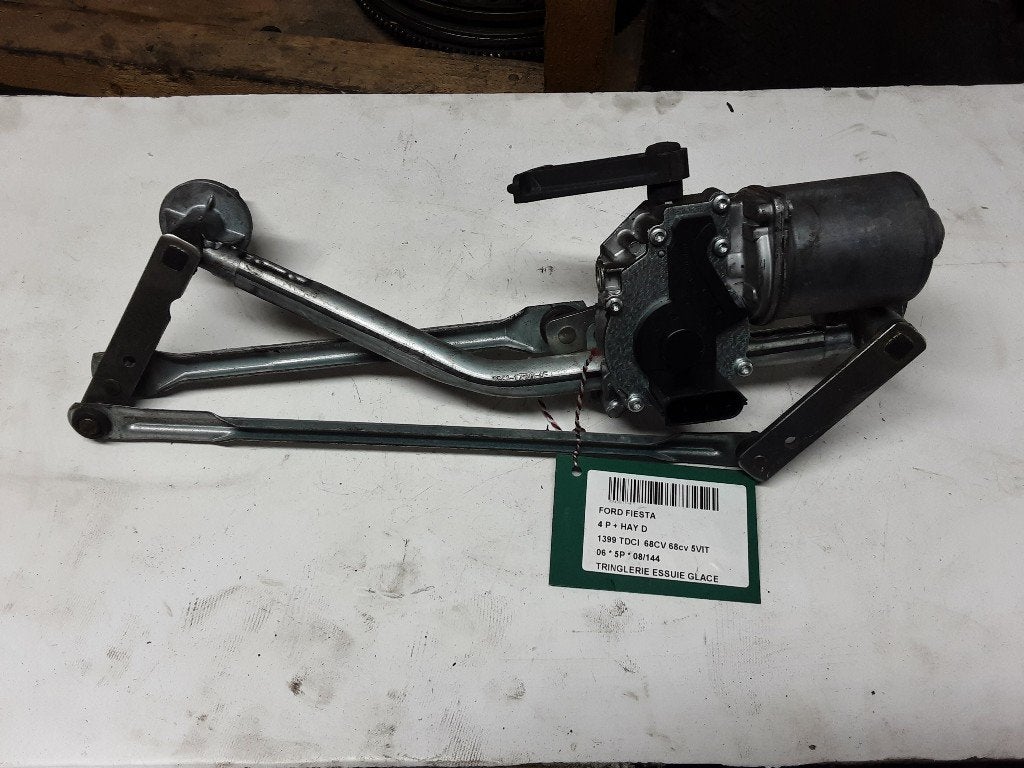 RUITENWISSER MECHANIEK Ford Fiesta 6 (JA8) (2S6117500AE), Gebruikt, Mevr. I. Hauben, Ford, Rue de l'Espoir 34 34
4030  GRIVEGNÉE, BE