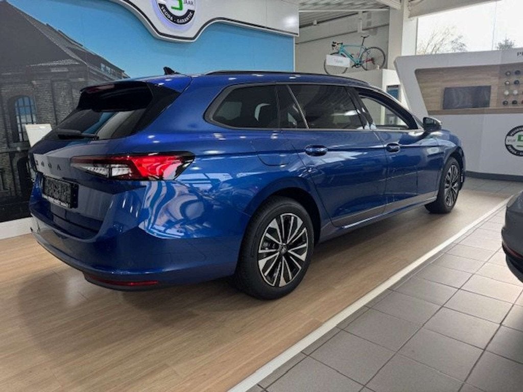 Skoda Superb Combi 1.5 TSI iV DSG (bj 2025, automaat), Auto's, Automaat, 1498 cc, Overige kleuren, Bedrijf