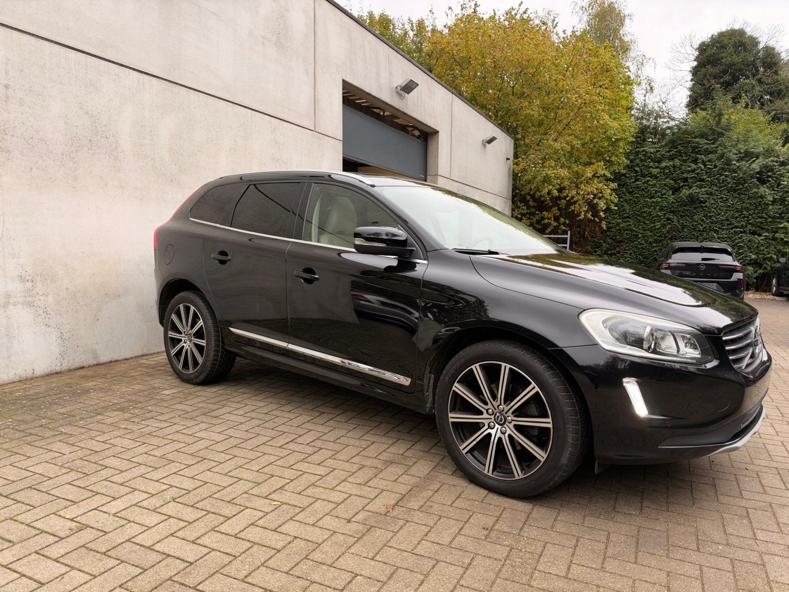 Volvo XC60 2.0 T5 Momentum Pano Xenon Navi Leder Camera Full, Autos, Cuir, Achat, Entreprise, Entretenue par le concessionnaire