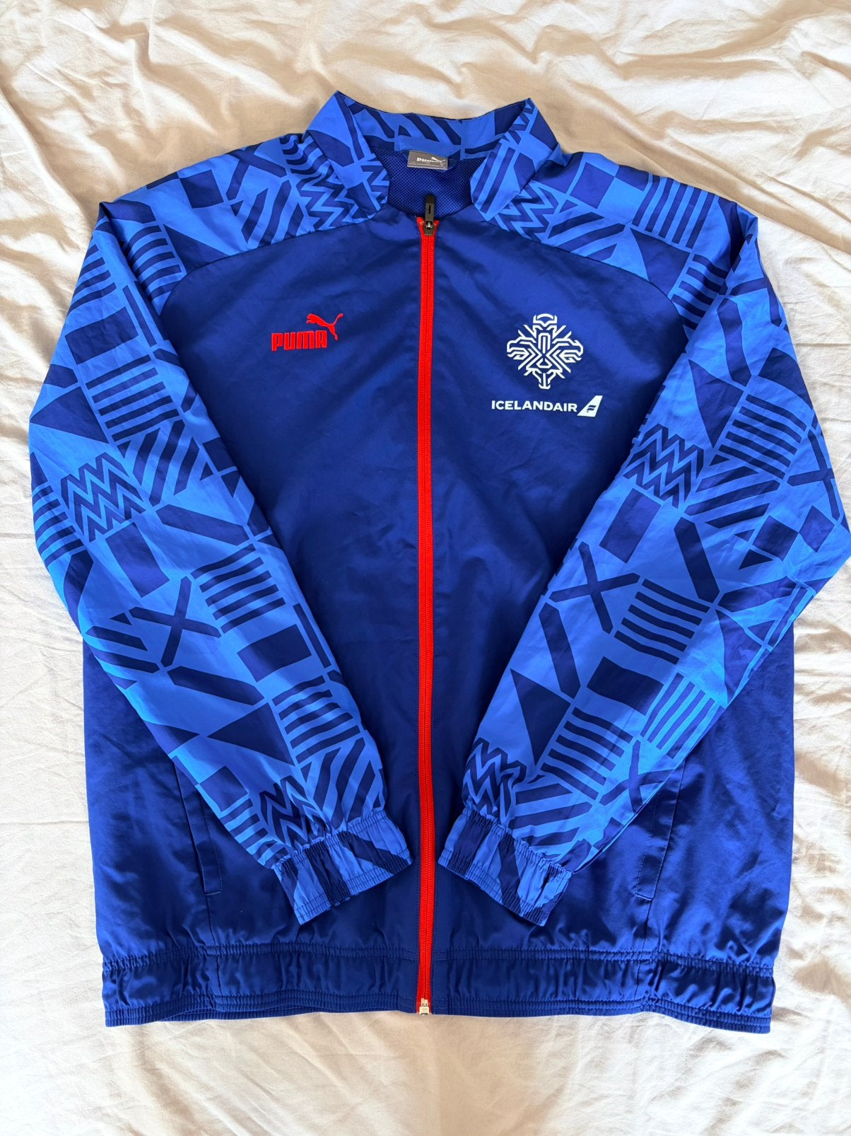 Iceland anthem jacket XL spelers versie puma match worn, Collections, Articles de Sport & Football, Enlèvement ou Envoi, Comme neuf
