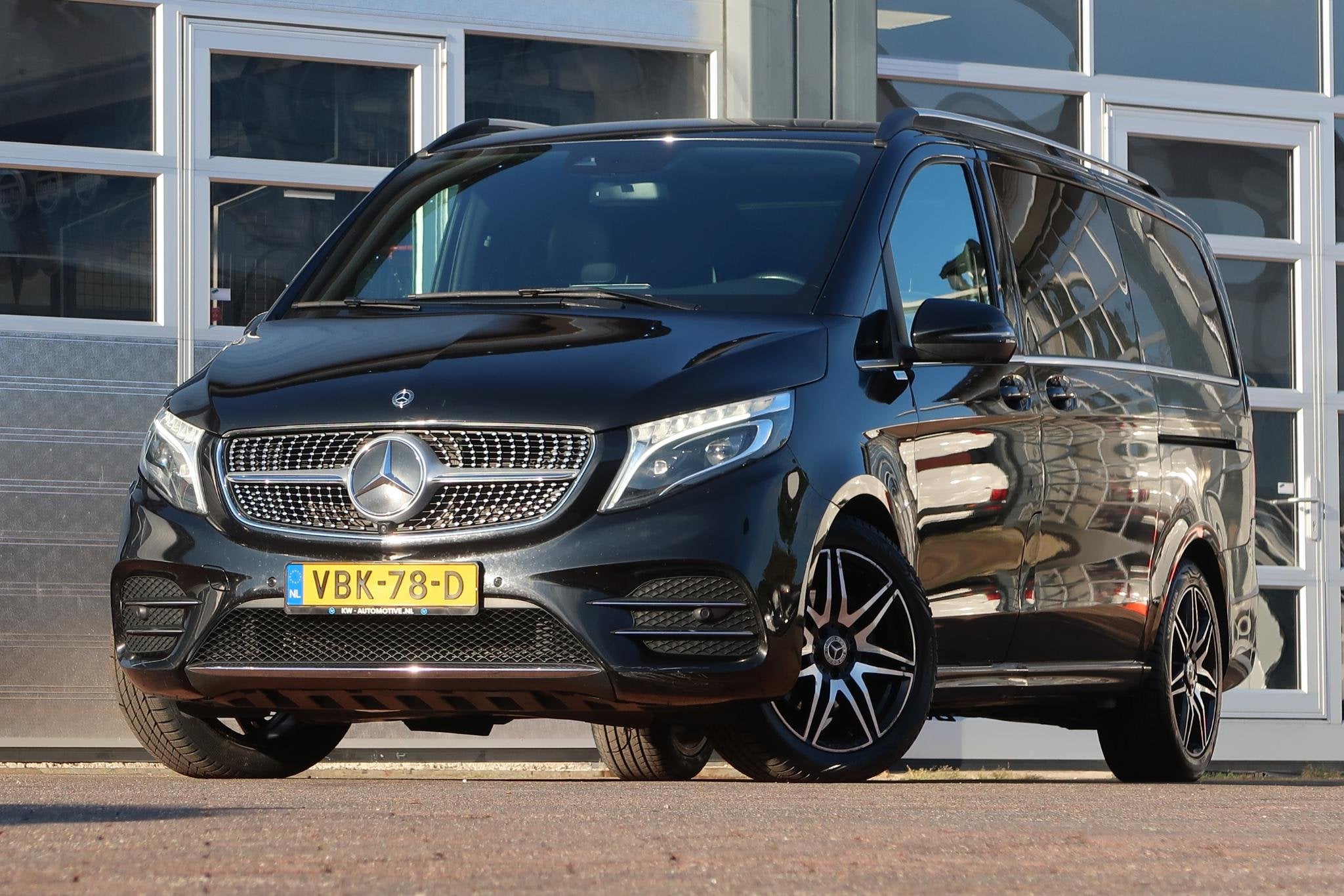 Mercedes-Benz V-Klasse 300d 4-MATIC Lang DC Avantgarde Editi, Autos, Cuir, Achat, 176 kW, Mercedes-Benz