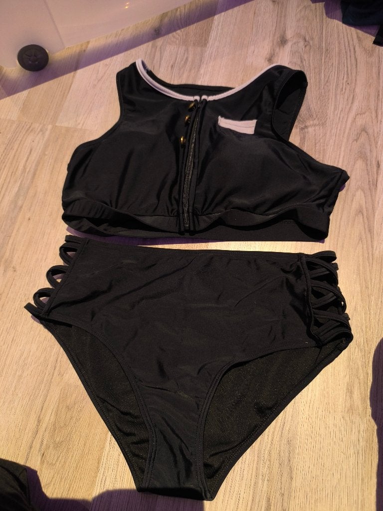 Maillot de bain Demon Slayer, Vêtements | Femmes, ANDERE, Enlèvement ou Envoi, Porté, Bikini