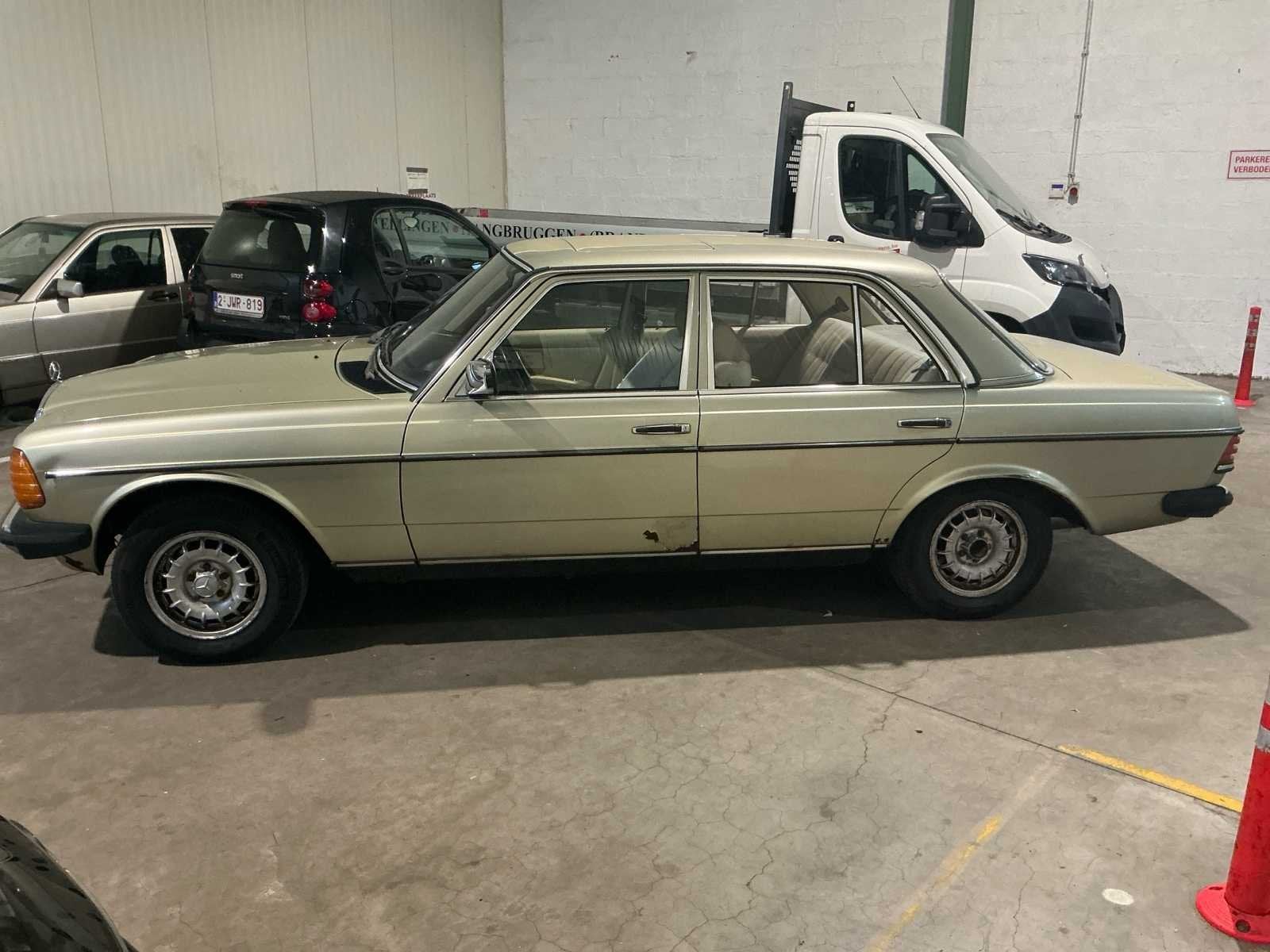 Mercedes-Benz 230E Oldtimer, Auto's, Mercedes-Benz, Bedrijf, Handgeschakeld, Berline