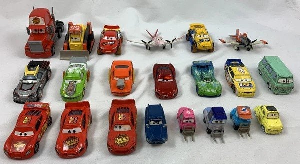 Disney Pixar Cars Planes Mattel Cars 21 pièces 1:60 en métal, Envoi, Comme neuf