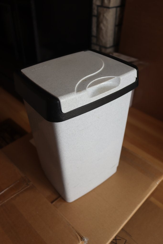Curver vuilnisbakje, Maison & Meubles, Accessoires pour la Maison | Poubelles, Enlèvement, Utilisé, Synthétique