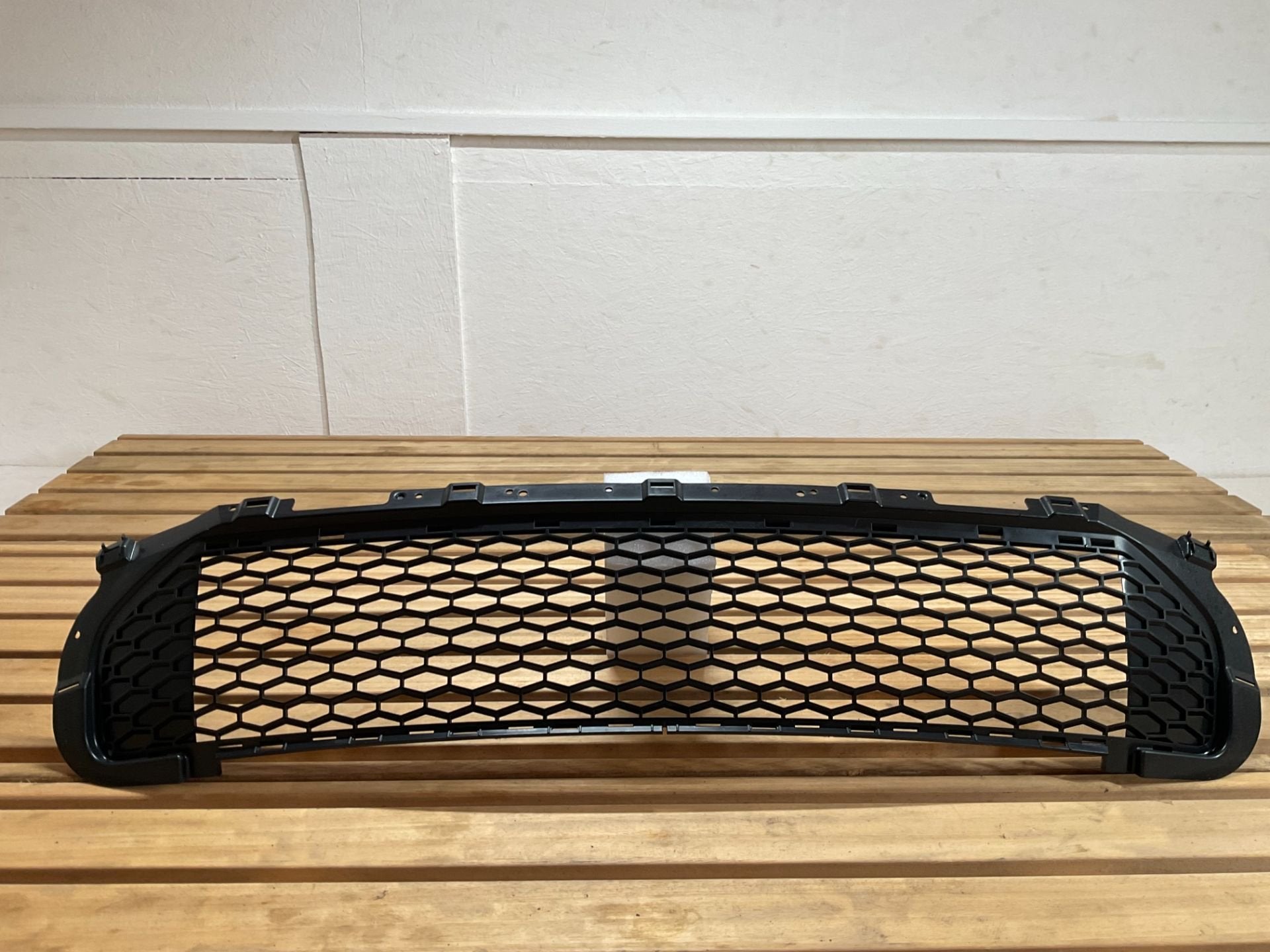 Bumper Grill Land Rover Freelander FL 2011 Bumperrooster LR-, Auto-onderdelen, Dpoffice@jaguarlandrover.com, Abbey Road, Whitley 1
CV3 4LF  Coventry