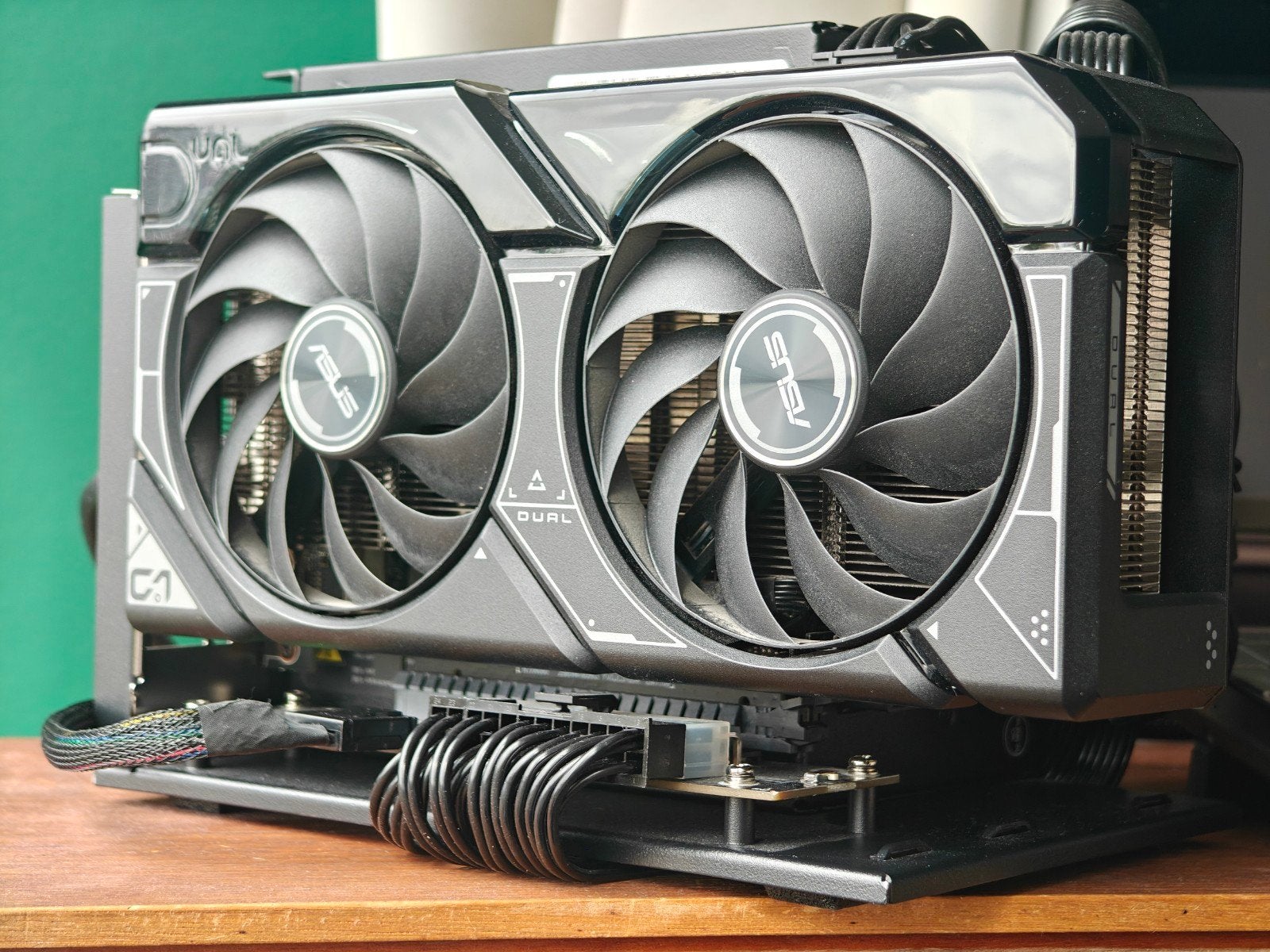 eGPU Asus RTX 4060 Dual OC Oculink GigaByte 750 Gold, Computers en Software, GDDR6, Ophalen of Verzenden, Zo goed als nieuw, HDMI