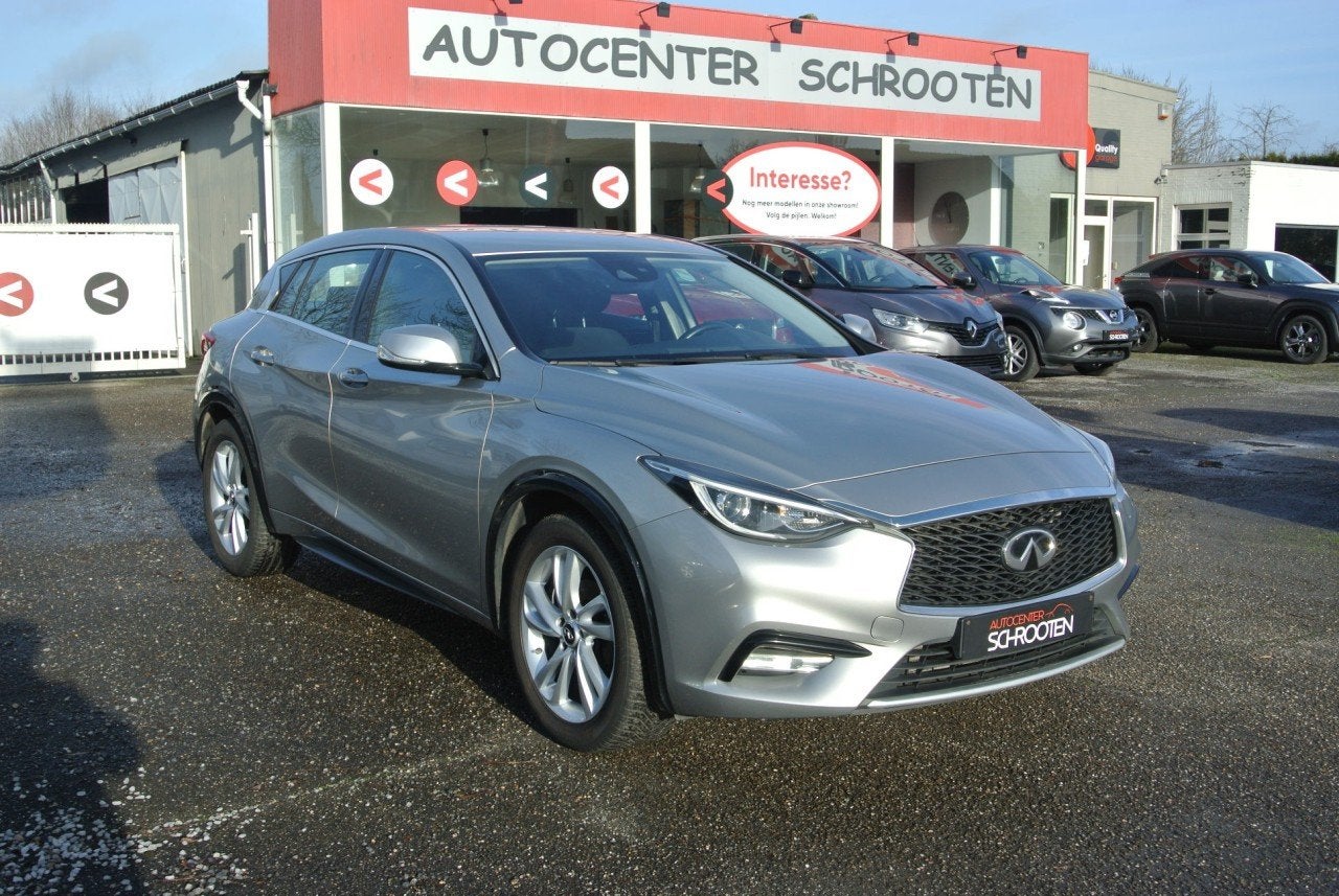Infiniti Q30 1.6 (année de construction 2019, automatique), Autos, Infiniti, Argent ou Gris, Achat, Noir, 5 portes