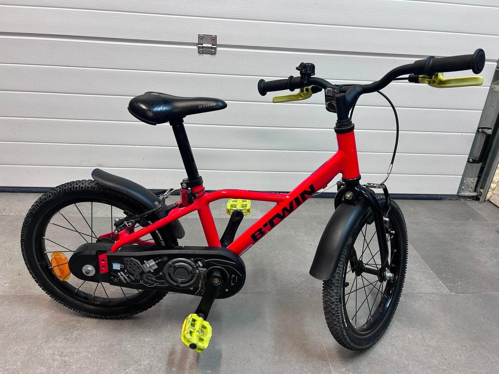 Vélo 16 pouces B-Twin, Ophalen, Zo goed als nieuw, Velgrem, 16 tot 20 inch