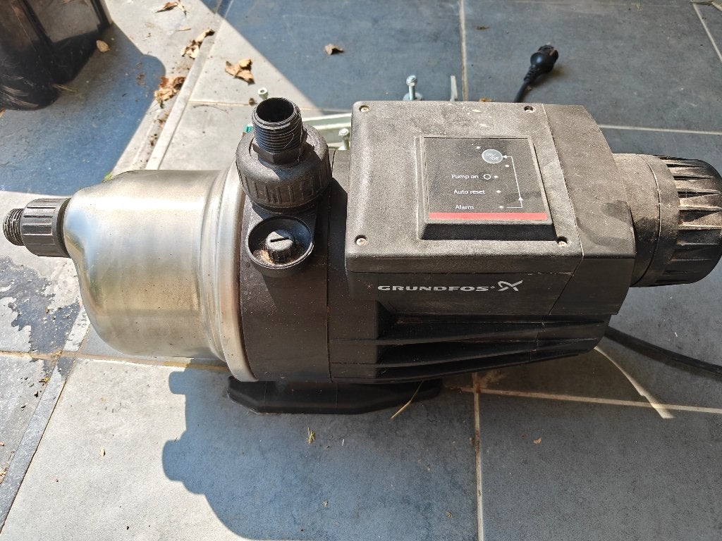 Pompe à eau auto-amorçante compacte Grundfos, Enlèvement, Comme neuf, Électrique, Pompe d'irrigation