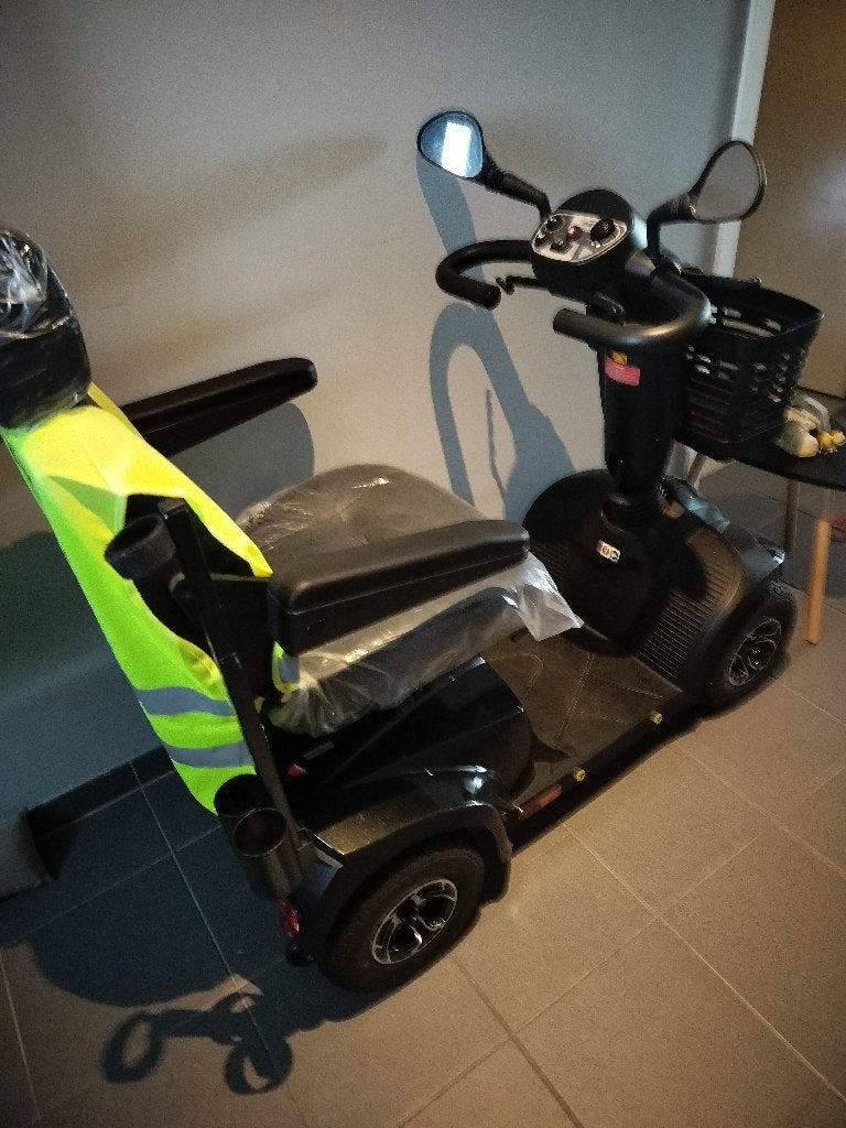 Invalide scooter, Diversen, Brommobielen en Scootmobielen, Ophalen, Zo goed als nieuw