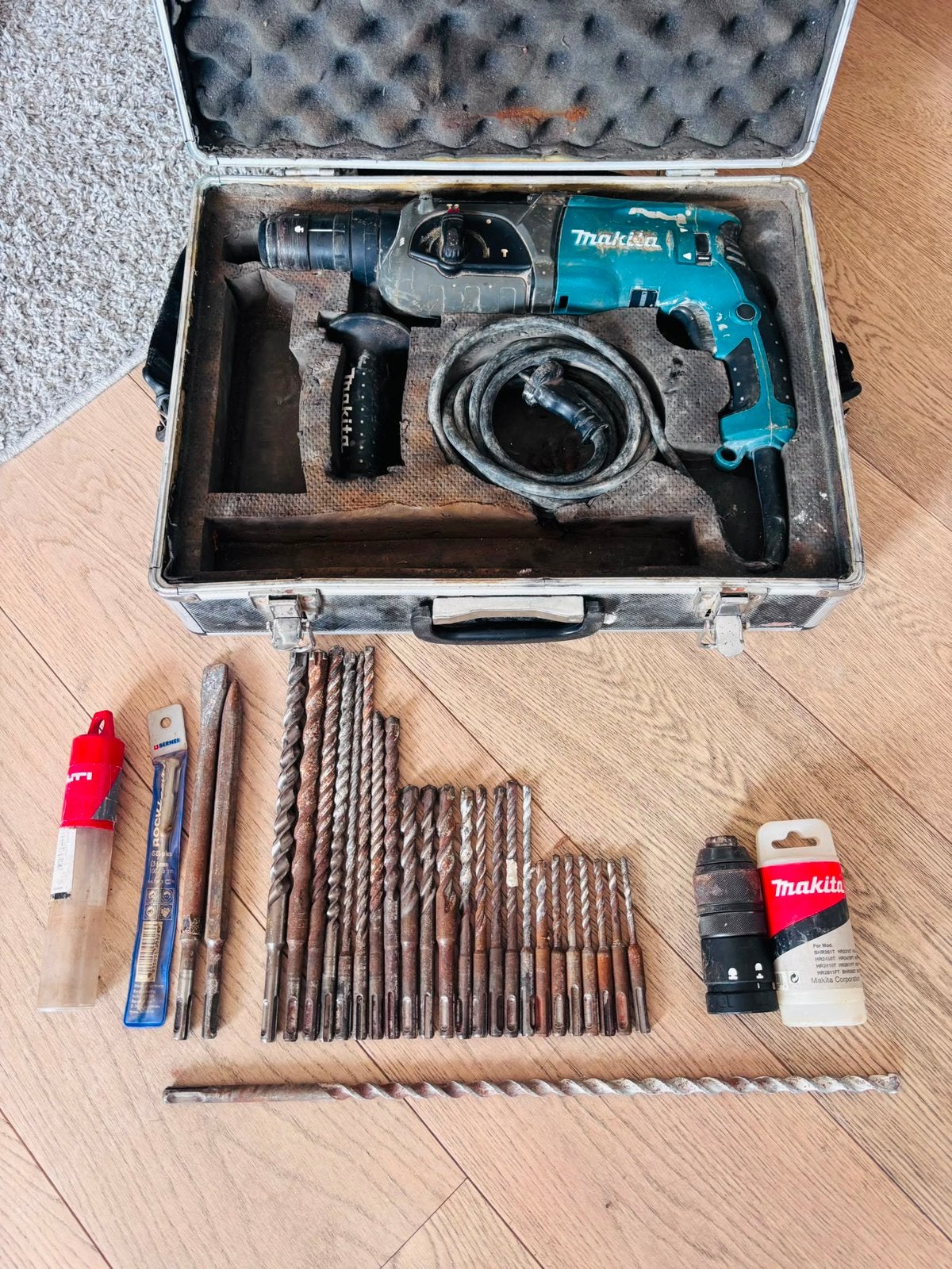 Perceuse, foreuse, Makita, Bricolage & Construction, Outillage | Foreuses, 600 watts ou plus, Enlèvement, Utilisé, Vitesse variable