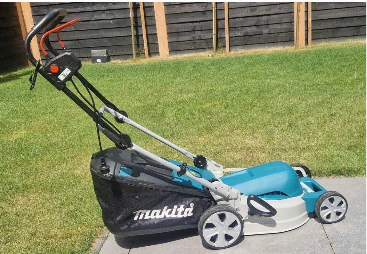 Makita grasmaaier ELM4121 - Zo goed als nieuw, Tuin en Terras, Ophalen, Cirkelmaaier, Elektrische grasmaaier, Mulchfunctie