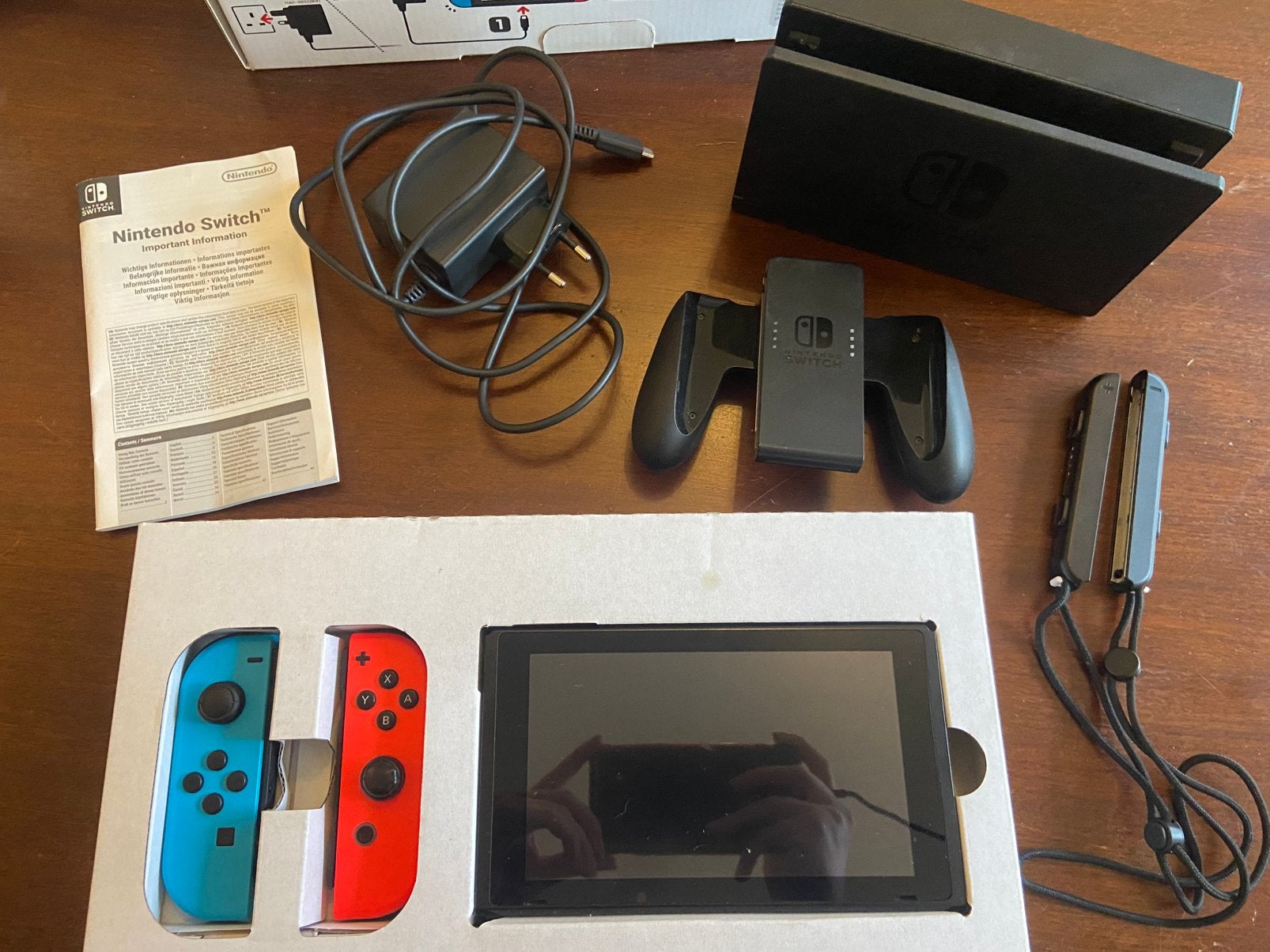 Nintendo Switch (complète avec boîte), Consoles de jeu & Jeux vidéo, Enlèvement ou Envoi, Comme neuf, Avec 2 manettes, Switch Original