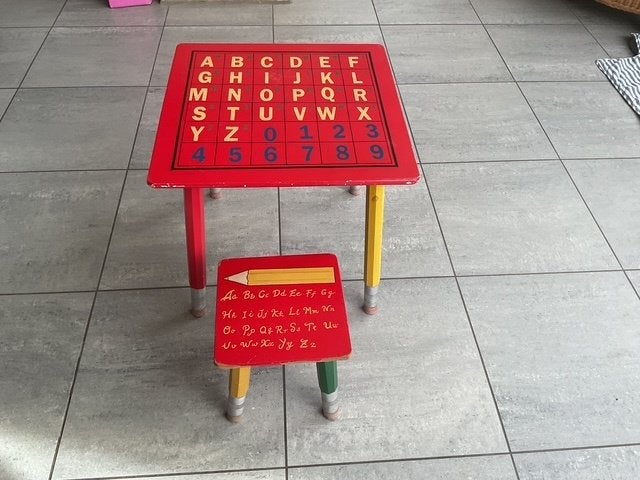 Kindertafel alfabet met stoeltje, Ophalen