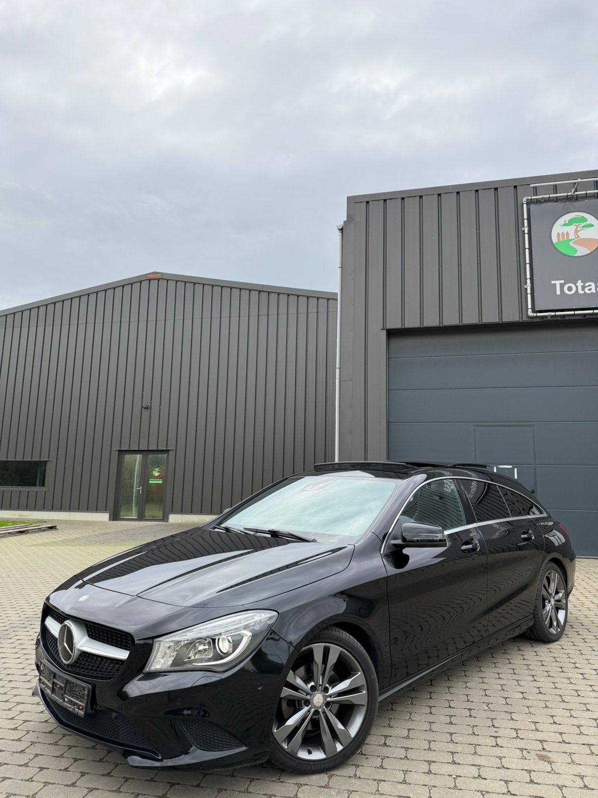 Mercedes Cla shooting brake 45000km automaat/pano/led/cam, CLA, Leder en Stof, Zwart, 1595 cc