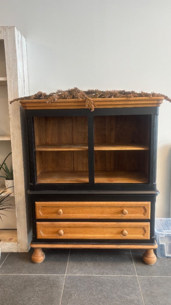 Meuble en bois massif, peint en noir, Antiek en Kunst, Ophalen