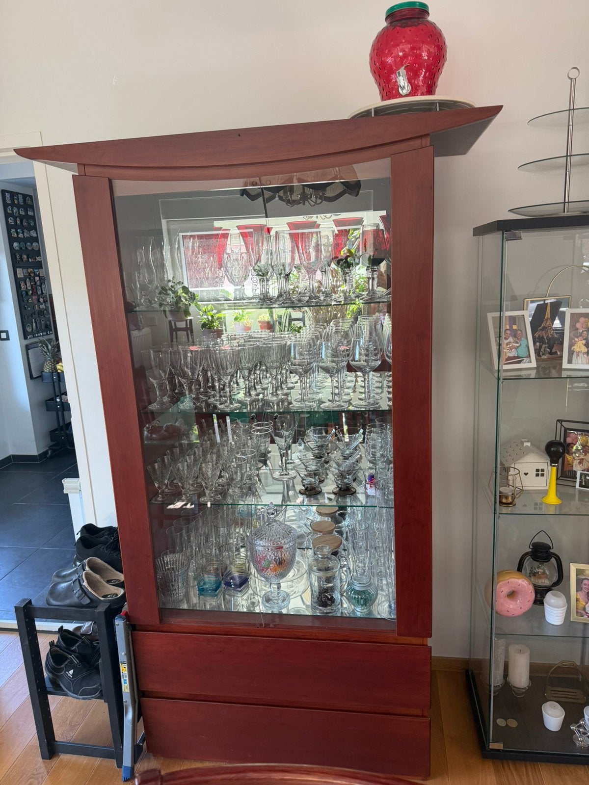 Vitrine, Enlèvement, Comme neuf