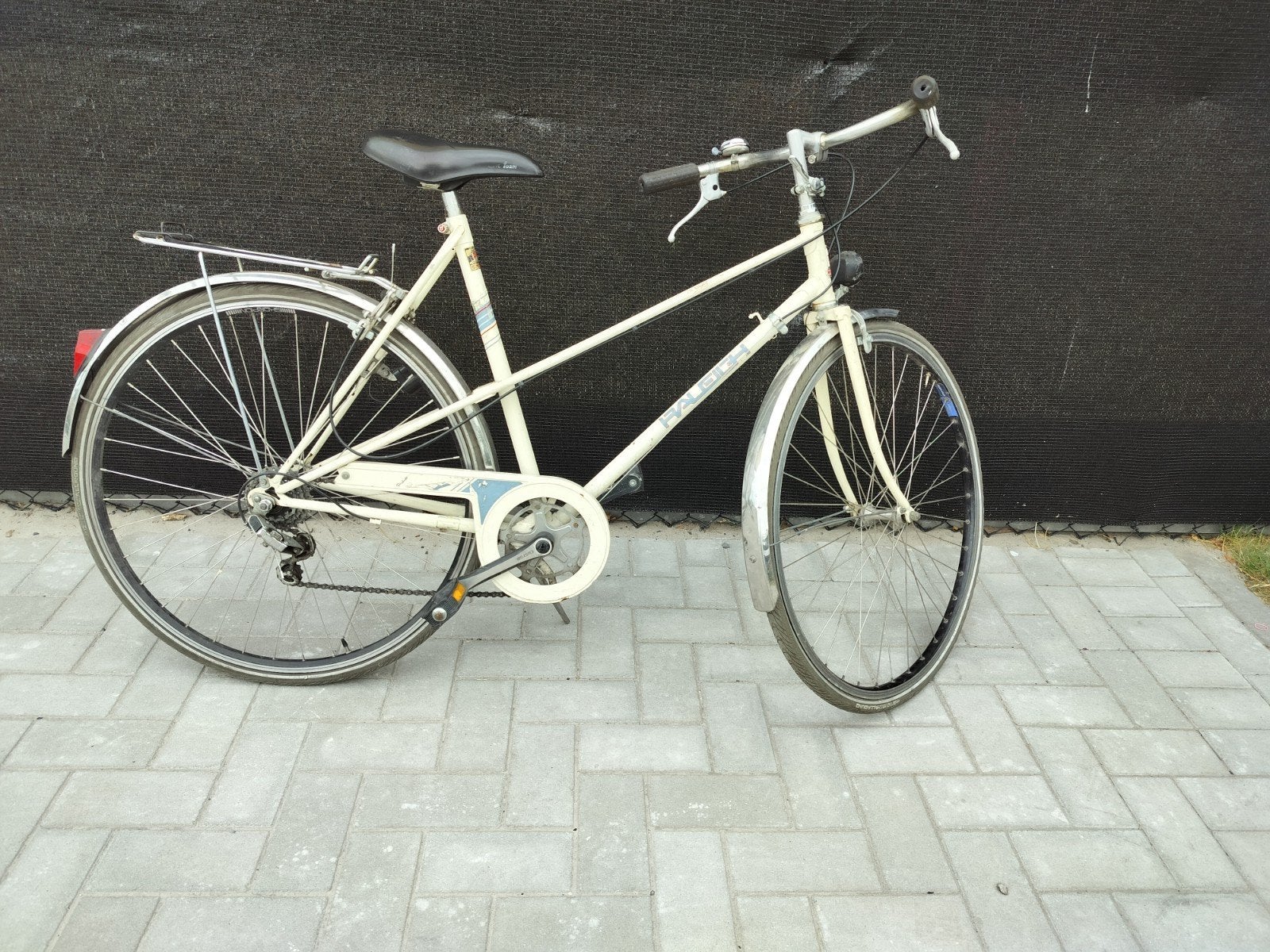 Retro Raleigh split, Enlèvement