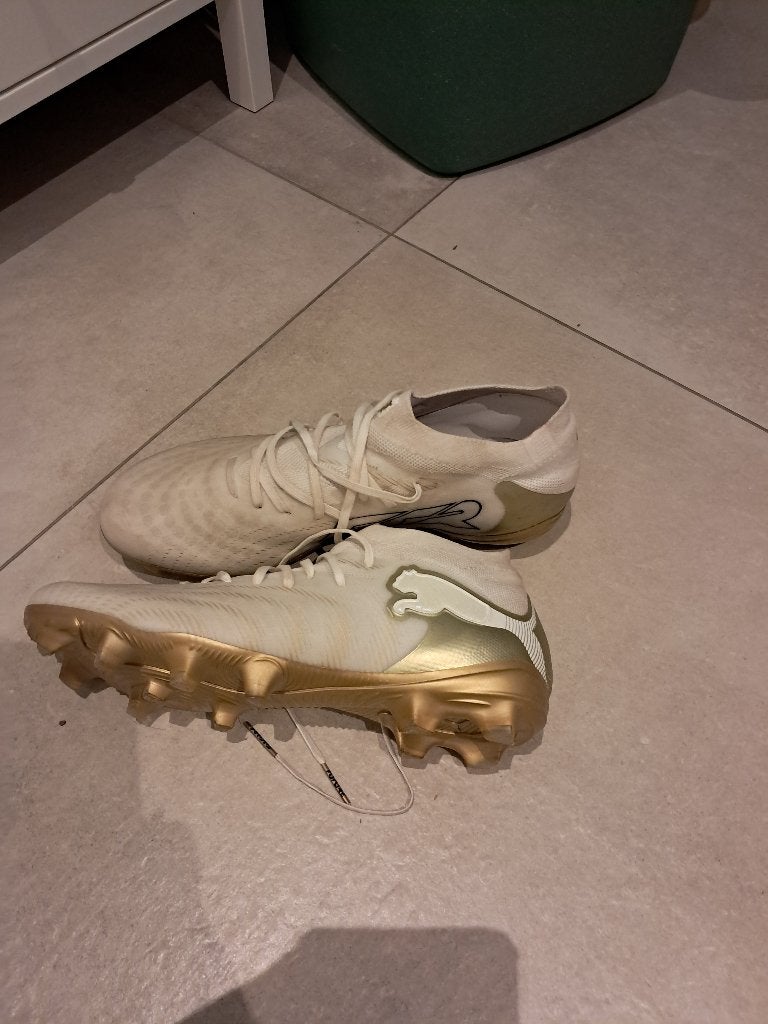 Voetbalschoenen maat 40,5, Kleding | Heren, Ophalen, Puma, Wit, Zo goed als nieuw