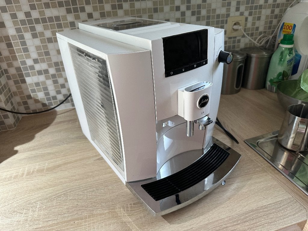 Machine à café automatique JURA E4 PIANO WHITE - Garantie, Réservoir d'eau amovible, Café en grains, 2 à 4 tasses, Comme neuf