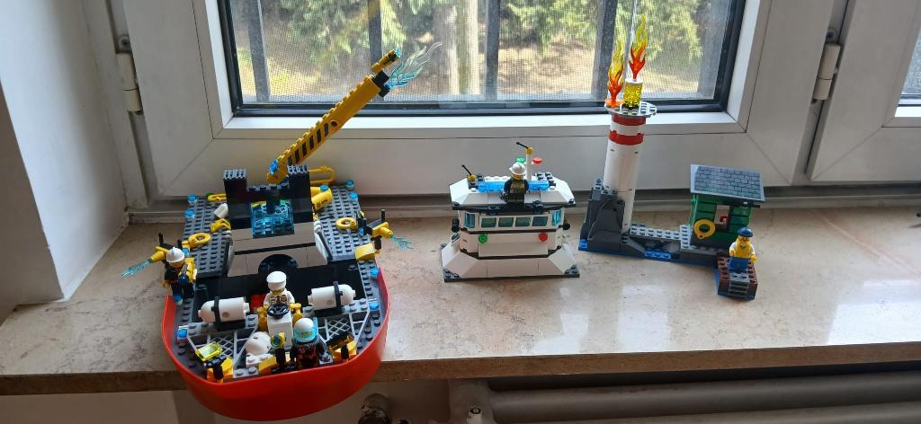 LEGO - brandweerboot, kustwachtcabine en vuurtoren, Kinderen en Baby's, Speelgoed | Duplo en Lego, City, Lego, Ophalen of Verzenden