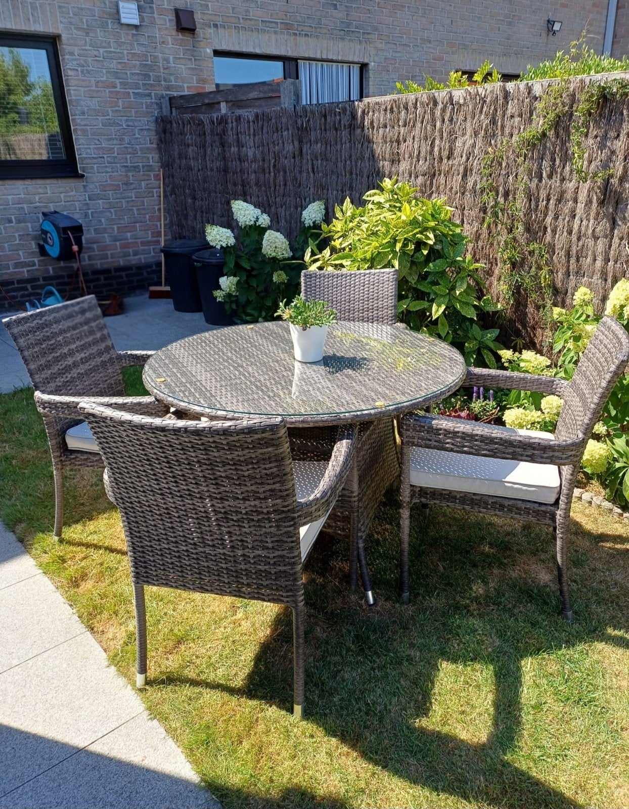 Tuintafel en 4 stoelen, Tuin en Terras, Tuinsets en Loungesets, Ophalen, 4 zitplaatsen, Kunststof, Gebruikt