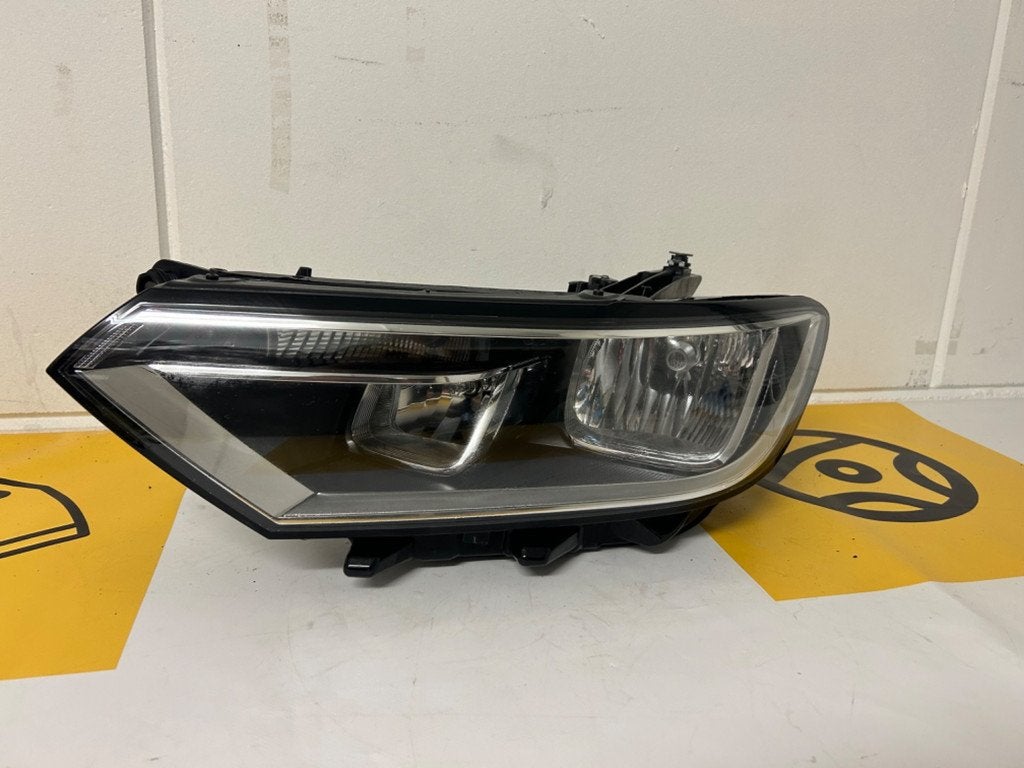Koplamp Volkswagen Passat B8 3G Halogeen Links 3G1941005C, Auto-onderdelen, Info@fabrikant.eu, Fabrikant BV, Gebruikt, Fabrikantstraat 1
1000 AA  Amsterdam, NL