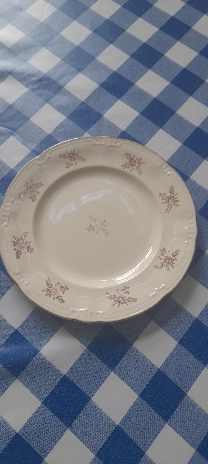 ecru bordje met bloemen van boch, Ophalen of Verzenden