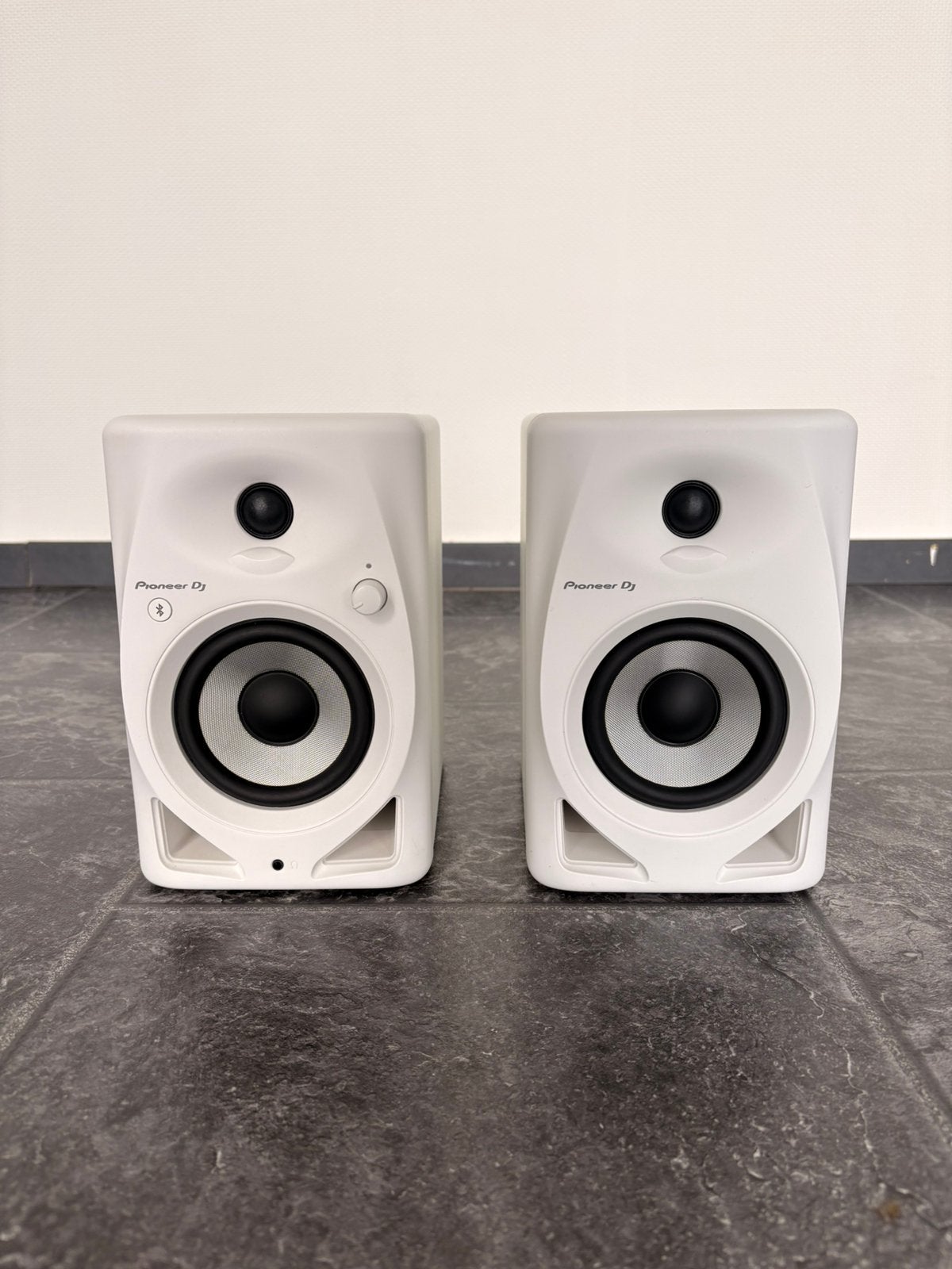 Pioneer DJ DM-40D-BT-W Bluetooth Monitor Speakers (Wit), Ophalen, Studiomonitor, Zo goed als nieuw, Pioneer