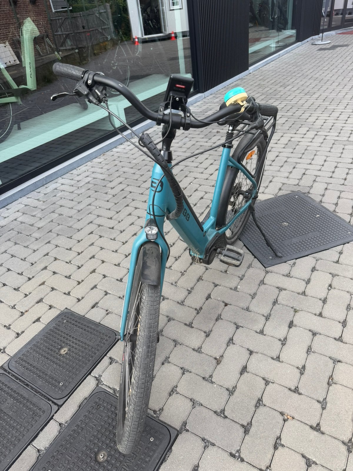Elektrische fiets van het merk Cobb, Ophalen, Zo goed als nieuw, 50 km per accu of meer, Overige merken