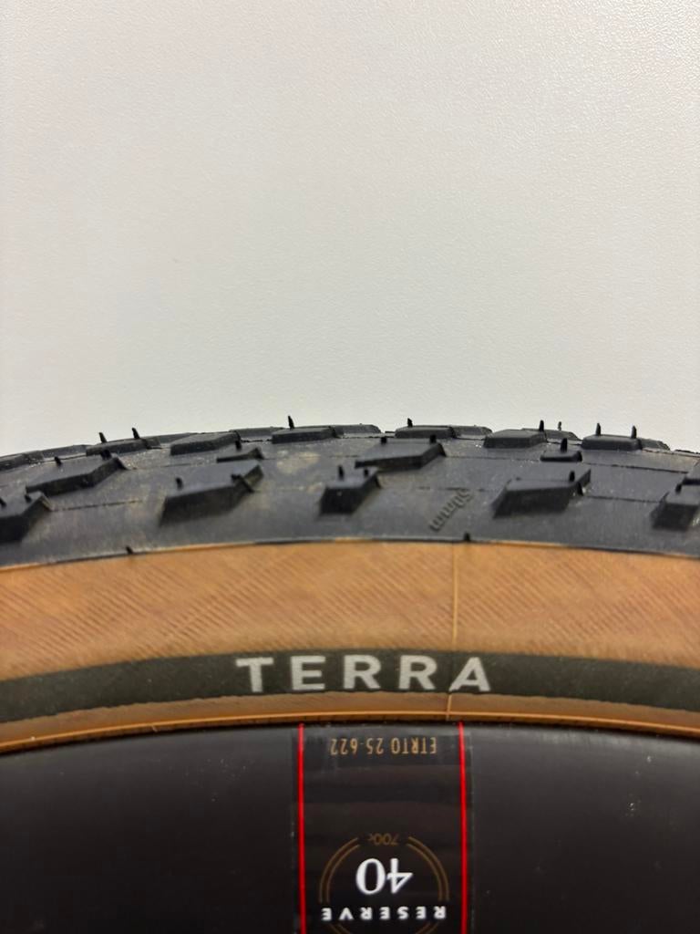 Specialized Terra gravelbanden, mtb banden, Enlèvement, Comme neuf, Pneu